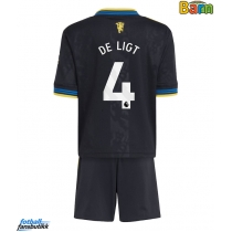 Manchester United Matthijs de Ligt #4 Tredjedraktsett Barn 2025-26 Kortermet (+ Korte bukser)